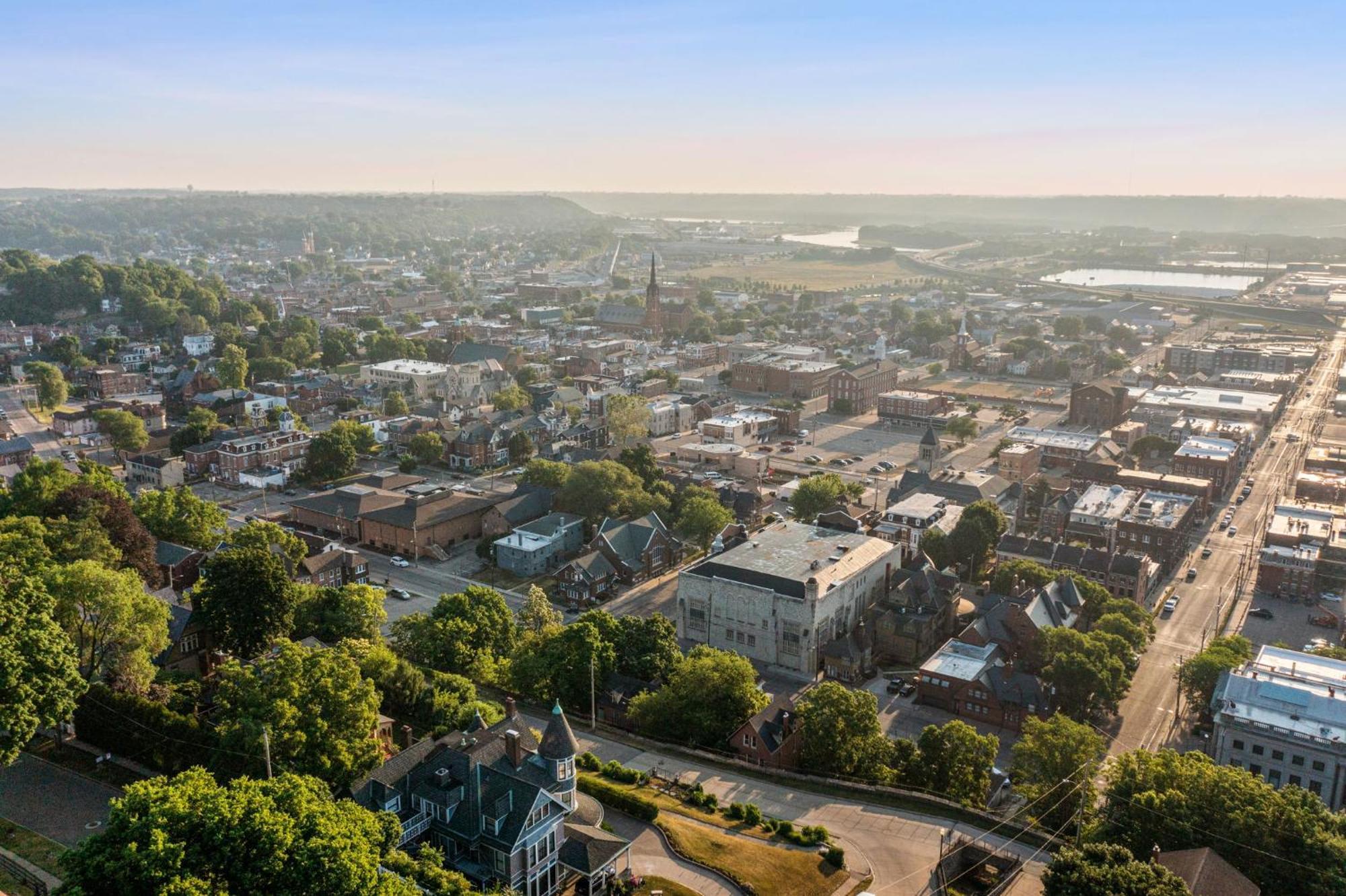 Dubuque'S Front Porch, Historic Charmer, Walk Downtown Екстериор снимка