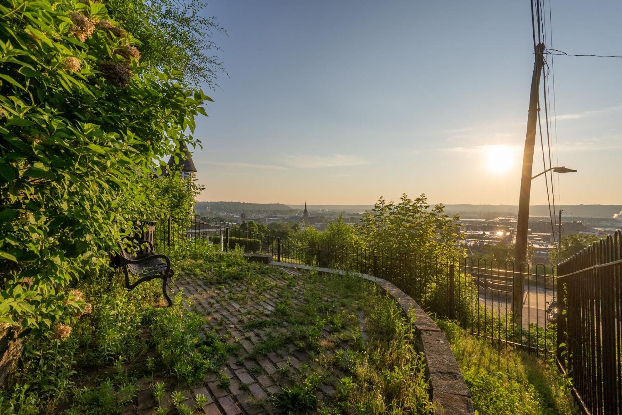 Dubuque'S Front Porch, Historic Charmer, Walk Downtown Екстериор снимка